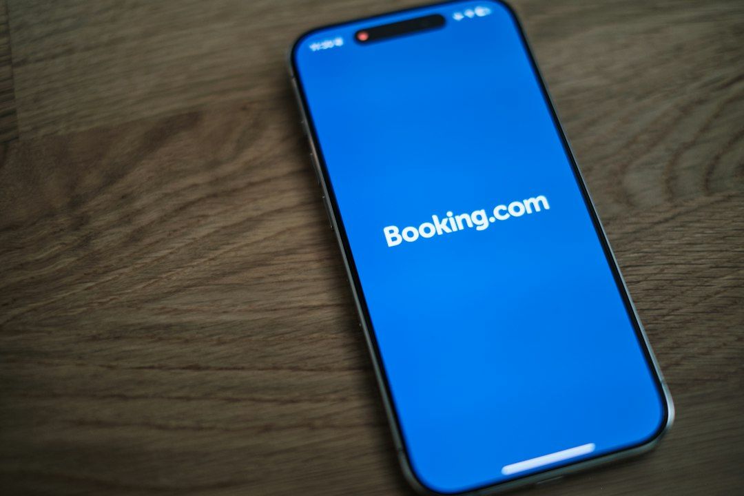 Registering a stay on a phone — now possible online nationwide